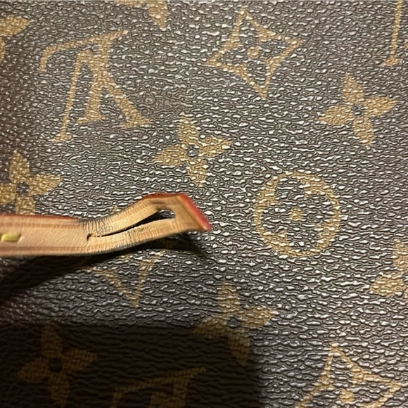 LV Signature wristlet - Picture 6 of 7